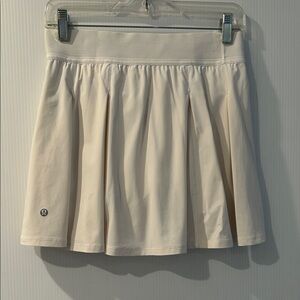 Lululemon Athletica pleated Tennis Skirt SIZE 6